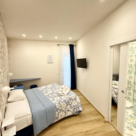 Bed & Breakfast Dimora Lumine Neapel