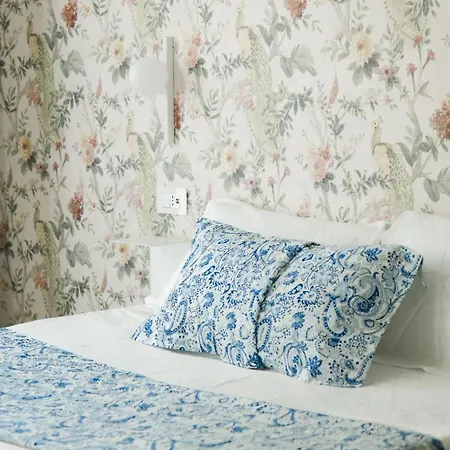 Dimora Lumine Bed & Breakfast 4*