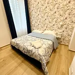 Dimora Lumine 4* نابولي