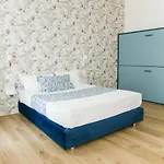 Dimora Lumine 4* نابولي